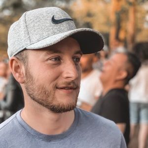 Meet your Posher, Derek